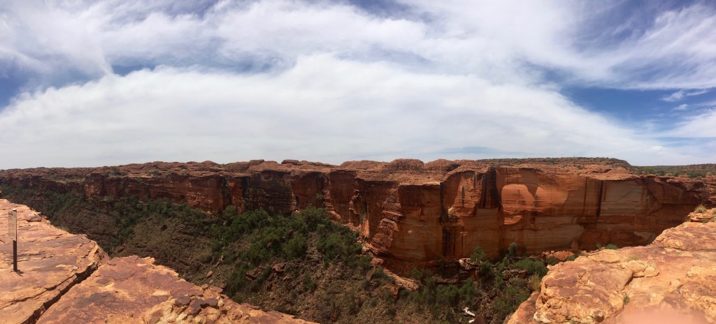 australie-ayers-rock-marche-kings-canyon