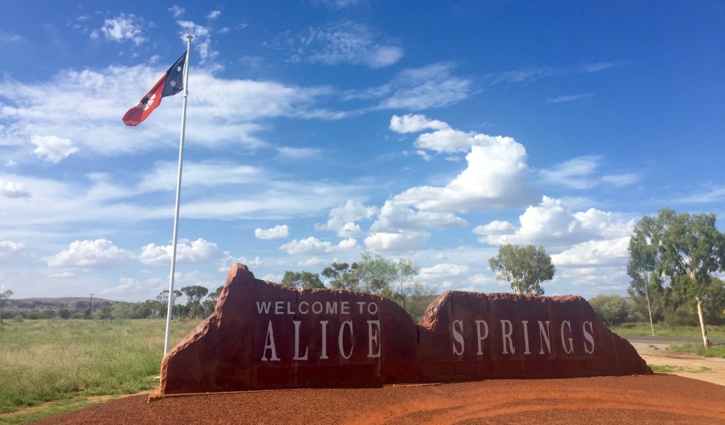autralie-welcome-to-Alice-Springs